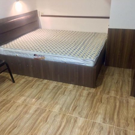 Apartment Gorgasali_57 バトゥーミ エクステリア 写真