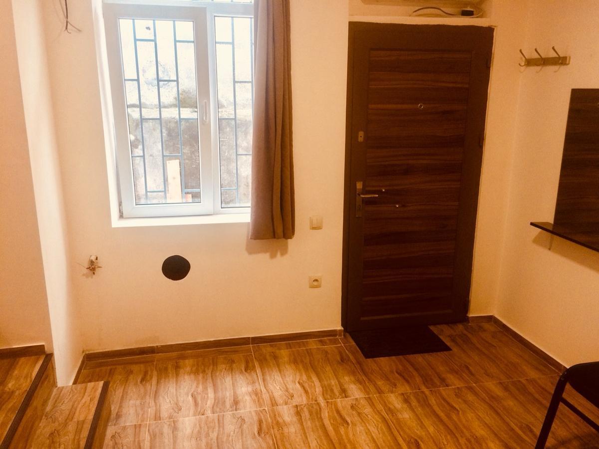 Apartment Gorgasali_57 バトゥーミ エクステリア 写真