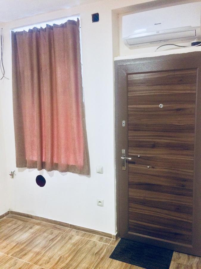 Apartment Gorgasali_57 バトゥーミ エクステリア 写真