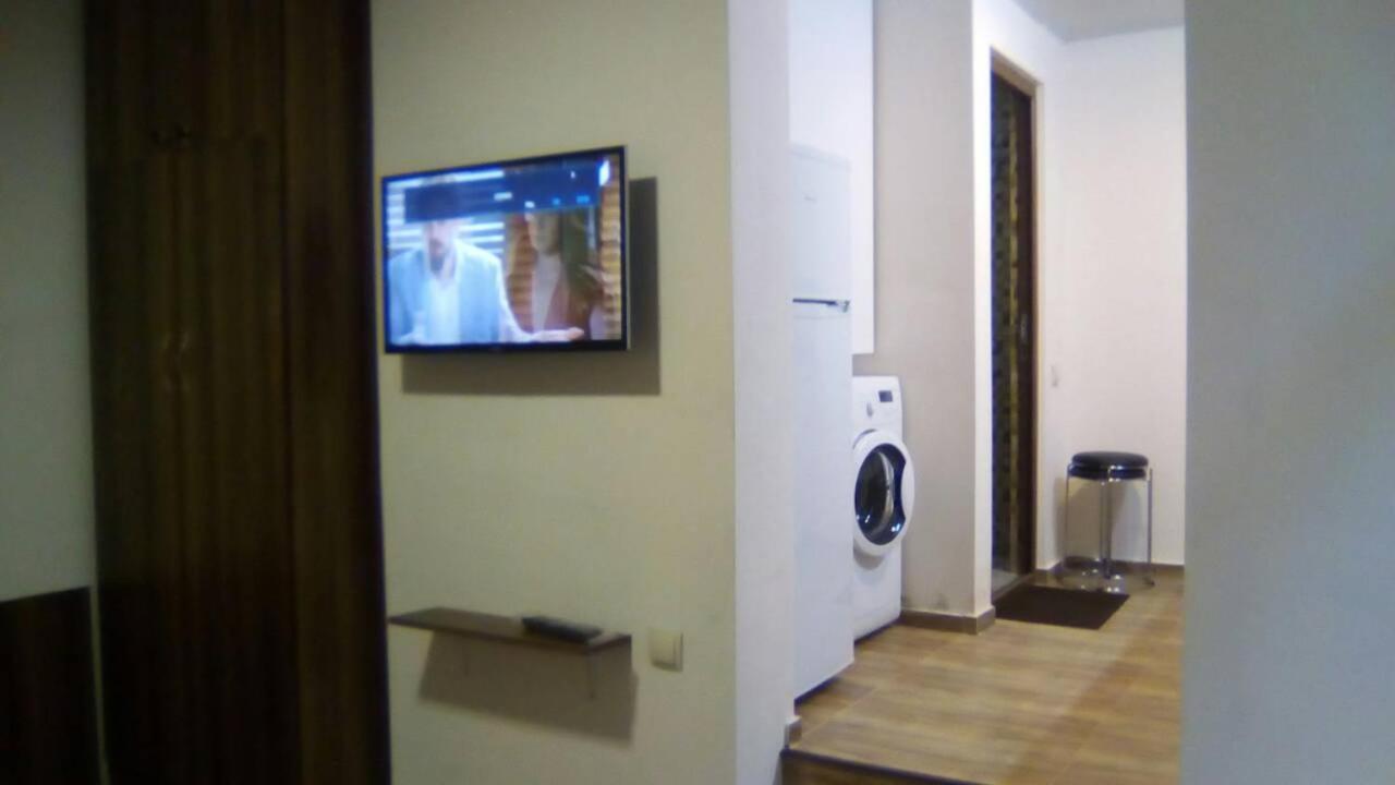 Apartment Gorgasali_57 バトゥーミ エクステリア 写真