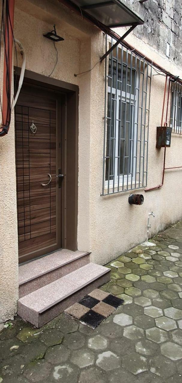 Apartment Gorgasali_57 バトゥーミ エクステリア 写真